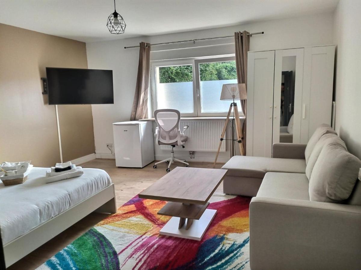Chambre Privee 23M - Canape Lit - Wifi - Appart 120M Woippy Kültér fotó